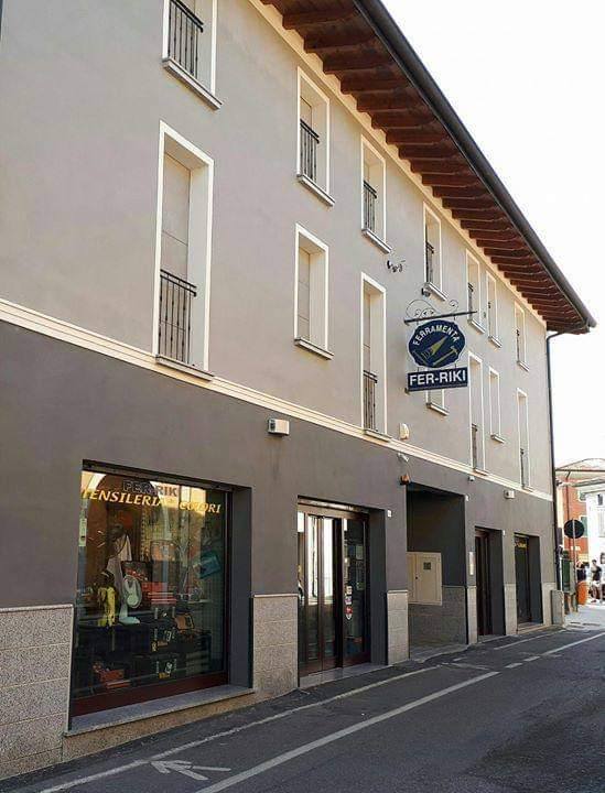 Esterno del punto vendita FER-RIKI a Bagnolo Mella